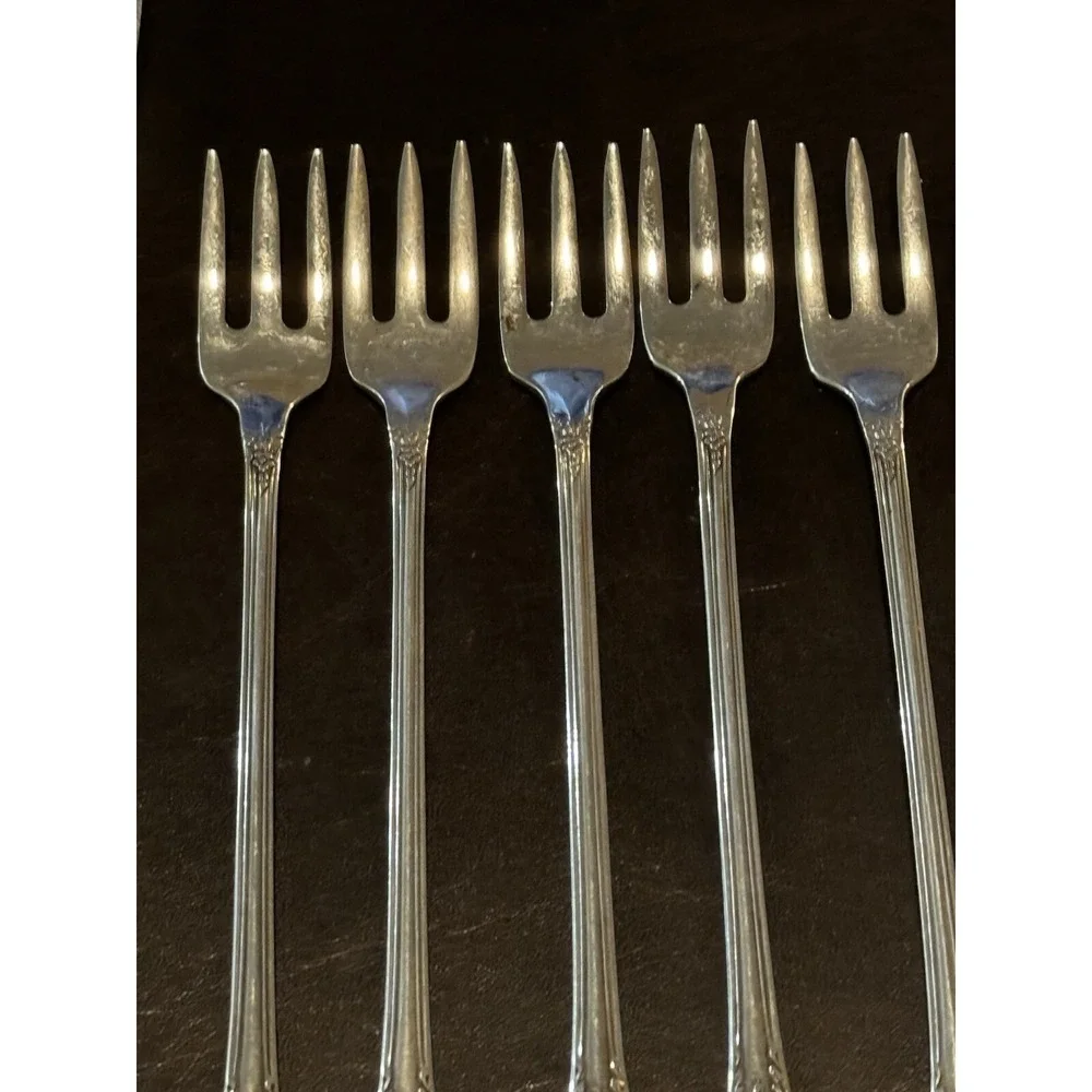 Oneida Kennett Square Distinction‎ Deluxe HH Stainless Cocktail Forks Set Of 7